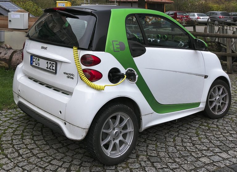 Où louer une voiture électrique en France